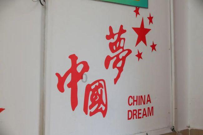 于正和祝绪丹事件升级，于正在新剧开机仪式上，公认人身攻击对方